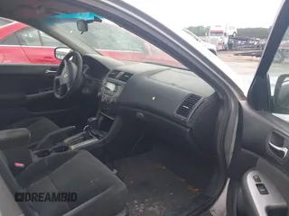 2007 Honda Accord EX с VIN 1HGCM56727A175410, выставлен на аукционе IAAI как лот 42195867 с пробегом 278 960 миль миль и . История ставок и продаж доступна на DreamBid. Изображение 5.