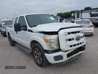 2011 Ford F-250 XL z VIN 1FT7X2A61BEA38223, wystawiony jako IAAI lot #42417390 z przebiegiem 410 048 mil mil oraz . Historia ofert i sprzedaży dostępna na DreamBid. Obrazek 1.