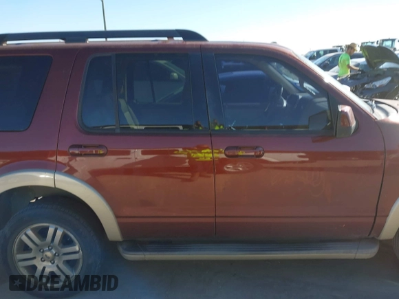 2010 Ford Explorer Eddie Bauer z VIN 1FMEU6EE5AUA98532, wystawiony jako IAAI lot #41834357 z przebiegiem 160 024 mil mil oraz . Historia ofert i sprzedaży dostępna na DreamBid. Obrazek 13.