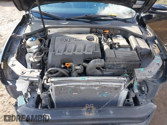 2014 Volkswagen Passat TDI SEL Premium with VIN 1VWCN7A33EC092174, listed as a IAAI auction lot 41690739 with 141,095 mi miles. Bid and sale history available at carsss.com. Image 10.