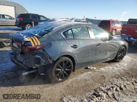 2022 Mazda 3 Carbon Edition z VIN 3MZBPACL5NM312817, wystawiony jako Copart lot #45314185 z przebiegiem 37 279 mil mil oraz Szkoda całkowita • Salvage title. Historia ofert i sprzedaży dostępna na DreamBid. Obrazek 3.