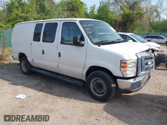 2009 Ford Econoline Cargo with VIN 1FTNE24W89DA31505, listed as a IAAI auction lot 42066233 with 267,327 mi miles. Bid and sale history available at carsss.com. Image 1.