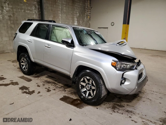 2024 Toyota 4Runner TRD Off Road with VIN JTEPU5JR1R6220959, listed as a Copart auction lot 76957484 with 0 mi miles and Salvage Title. Bid and sale history available at carsss.com. Image 4.