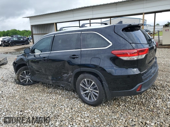 2018 Toyota Highlander SE z VIN 5TDJZRFHXJS821925, wystawiony jako Copart lot #56597305 z przebiegiem 36 232 mil mil oraz Szkoda całkowita • Salvage title. Historia ofert i sprzedaży dostępna na DreamBid. Obrazek 2.