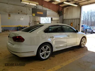 2014 Volkswagen Passat SEL Premium with VIN 1VWCS7A37EC031578, listed as a Copart auction lot 88083095 with 180,582 mi miles and Clean Title. Bid and sale history available at carsss.com. Image 3.
