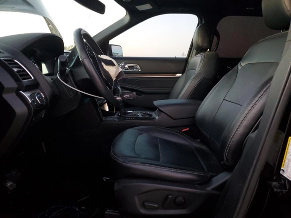 2019 Ford Explorer Limited with VIN 1FM5K7FH5KGB53033, listed as a Copart auction lot 84817574 with 71,150 mi miles and Salvage title. Bid and sale history available at DreamBid. Image 7.