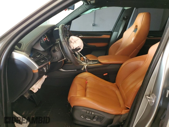 2018 BMW X5 M z VIN 5YMKT6C50J0Y84279, wystawiony jako Copart lot #45330495 z przebiegiem 41 745 mil mil oraz Szkoda całkowita • Salvage title. Historia ofert i sprzedaży dostępna na DreamBid. Obrazek 7.