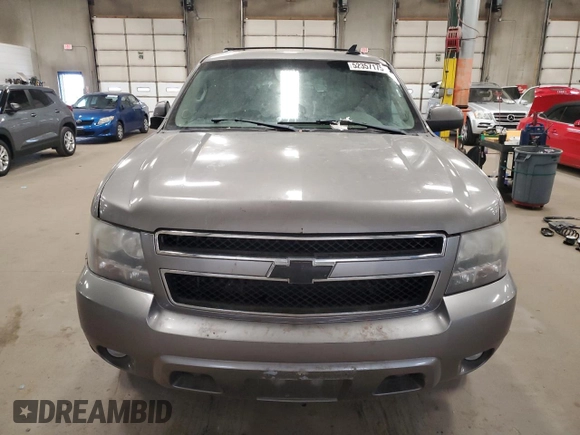 2008 Chevrolet Suburban LTZ with VIN 3GNFK16328G185646, listed as a Copart auction lot 52357175 with 294,862 mi miles and Clean Title. Bid and sale history available at carsss.com. Image 5.