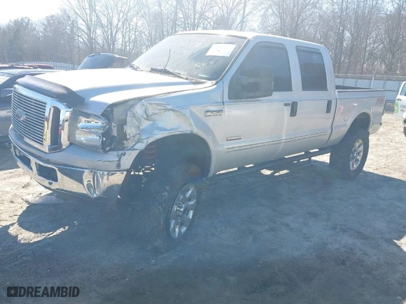 2005 Ford Super Duty F-250 XL with VIN 1FTSW21P95EA71111, listed as a IAAI auction lot 41379660 with 246,547 mi miles. Bid and sale history available at carsss.com. Image 2.