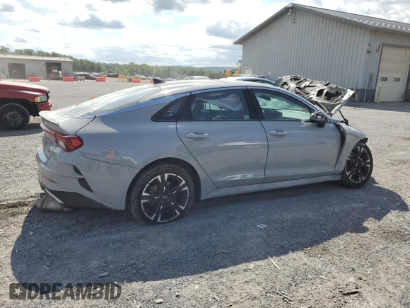 2022 Kia K5 GT-Line z VIN 5XXG64J22NG118741, wystawiony jako Copart lot #57244305 z przebiegiem Nie podano mil oraz Szkoda całkowita • Salvage title. Historia ofert i sprzedaży dostępna na DreamBid. Obrazek 3.