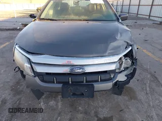 2010 Ford Fusion SEL with VIN 3FAHP0JA5AR260939, listed as a IAAI auction lot 41417420 with 178,295 mi miles. Bid and sale history available at carsss.com. Image 6.