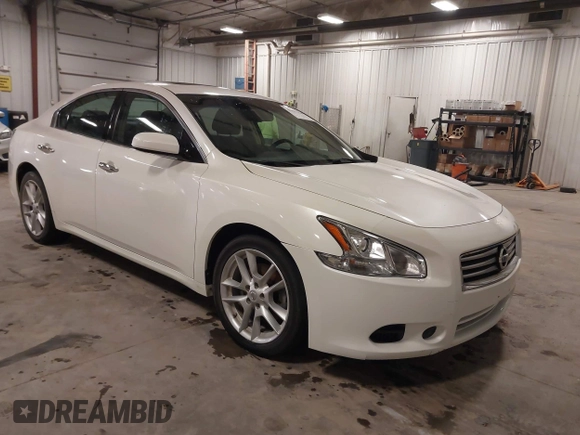 2014 Nissan Maxima S with VIN 1N4AA5AP1EC439827, listed as a IAAI auction lot 41847464 with 135,205 mi miles and . Bid and sale history available at DreamBid. Image 1.