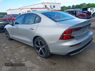2024 Volvo S60 Core Dark Theme with VIN 7JRL12TK0RG294377, listed as a IAAI auction lot 42337658 with 32,034 mi miles and . Bid and sale history available at DreamBid. Image 3.