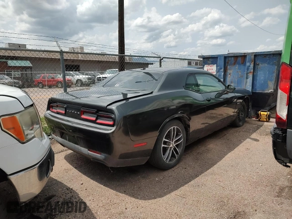 2019 Dodge Challenger R/T z VIN 2C3CDZBT8KH524707, wystawiony jako Copart lot #59381215 z przebiegiem 20 771 mil mil oraz Szkoda całkowita • Salvage title. Historia ofert i sprzedaży dostępna na DreamBid. Obrazek 4.