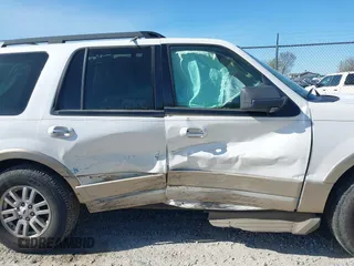 2011 Ford Expedition XLT с VIN 1FMJU1H58BEF02139, выставлен на аукционе IAAI как лот 42065356 с пробегом 144 103 миль миль и . История ставок и продаж доступна на DreamBid. Изображение 6.
