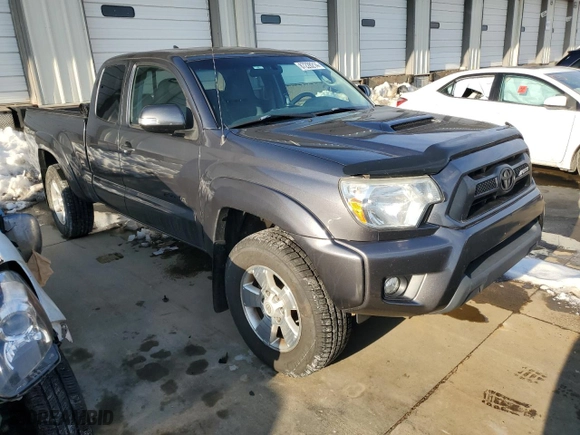 2014 Toyota Tacoma with VIN 5TFUU4EN0EX100373, listed as a Copart auction lot 87228214 with 138,024 mi miles and Salvage Title. Bid and sale history available at carsss.com. Image 4.