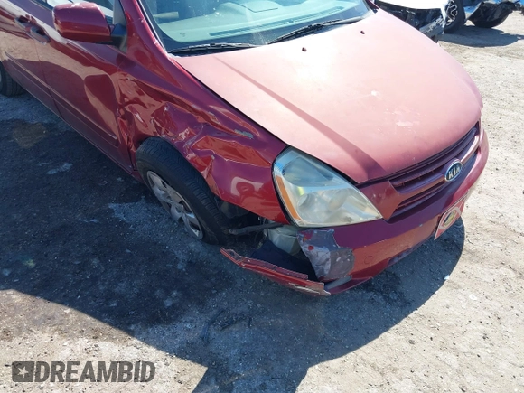 2009 Kia Sedona LX with VIN KNDMB233296307113, listed as a IAAI auction lot 41696813 with 121,722 mi miles. Bid and sale history available at carsss.com. Image 6.