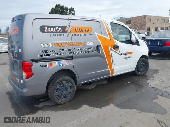 2015 Nissan NV200 SV with VIN 3N6CM0KN8FK727671, listed as a IAAI auction lot 41727194 with 165,776 mi miles. Bid and sale history available at carsss.com. Image 4.