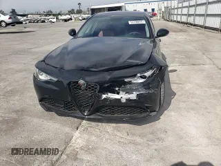 2019 Alfa Romeo Giulia z VIN ZARFAMAN9K7621522, wystawiony jako Copart lot #53130015 z przebiegiem 50 843 mil mil oraz Szkoda całkowita • Salvage title. Historia ofert i sprzedaży dostępna na DreamBid. Obrazek 11.