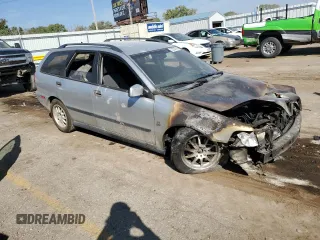 2001 Volvo V40 z VIN YV1VW29531F601362, wystawiony jako Copart lot #72295744 z przebiegiem Nie podano mil oraz Szkody całkowita. Historia ofert i sprzedaży dostępna na DreamBid. Obrazek 4.