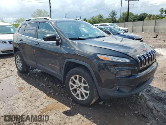2016 Jeep Cherokee Latitude with VIN 1C4PJMCB3GW253918, listed as a Copart auction lot 55814925 with 101,008 mi miles and Clean Title. Bid and sale history available at carsss.com. Image 4.