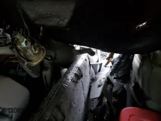 2004 Mercury Monterey Convenience z VIN 2MRDA20264BJ08071, wystawiony jako Copart lot #80447984 z przebiegiem Nie podano mil oraz Nie do naprawy • Non repairable. Historia ofert i sprzedaży dostępna na DreamBid. Obrazek 10.
