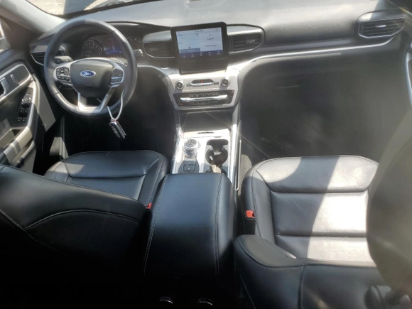 2022 Ford Explorer XLT z VIN 1FMSK8DH6NGA80965, wystawiony jako Copart lot #54668565 z przebiegiem 70 114 mil mil oraz Szkoda całkowita • Salvage title. Historia ofert i sprzedaży dostępna na DreamBid. Obrazek 8.