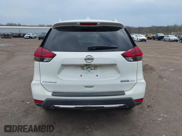 2019 Nissan Rogue SV with VIN KNMAT2MVXKP528443, listed as a IAAI auction lot 40556136 with 176,994 mi miles. Bid and sale history available at carsss.com. Image 16.