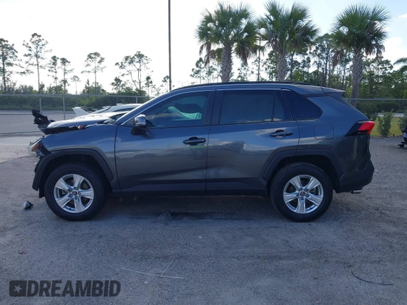 2021 Toyota RAV4 XLE with VIN 2T3W1RFV1MC105518, listed as a IAAI auction lot 41890204 with 46,487 mi miles. Bid and sale history available at carsss.com. Image 15.