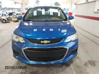 2020 Chevrolet Sonic LT z VIN 1G1JD5SB2L4138455, wystawiony jako IAAI lot #41651103 z przebiegiem 34 349 mil mil oraz . Historia ofert i sprzedaży dostępna na DreamBid. Obrazek 12.