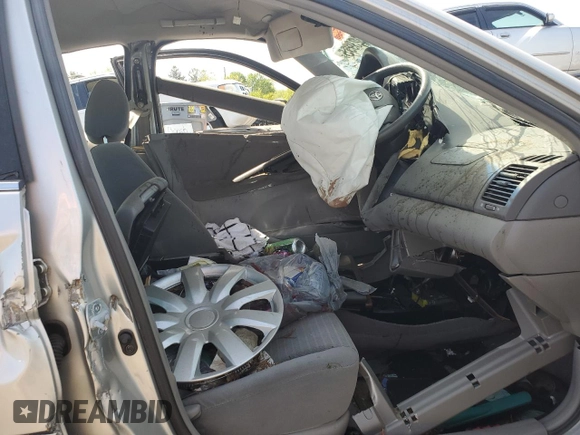 2005 Toyota Camry STD z VIN 4T1BE32K25U091780, wystawiony jako Copart lot #55323955 z przebiegiem Nie podano mil oraz Szkoda całkowita • Salvage title. Historia ofert i sprzedaży dostępna na DreamBid. Obrazek 7.