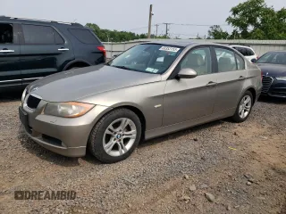 2008 BMW 3 Series 328xi z VIN WBAVC73518KP39906, wystawiony jako Copart lot #60353155 z przebiegiem 148 852 mil mil oraz Czysty tytuł • Clean title. Historia ofert i sprzedaży dostępna na DreamBid. Obrazek 1.