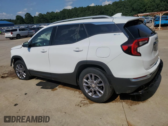 2024 GMC Terrain SLT z VIN 3GKALVEG6RL261457, wystawiony jako Copart lot #62689615 z przebiegiem 36 594 mil mil oraz Nie do naprawy • Non repairable. Historia ofert i sprzedaży dostępna na DreamBid. Obrazek 2.