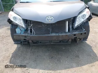 2015 Toyota Sienna XLE with VIN 5TDYK3DC6FS553695, listed as a IAAI auction lot 42418507 with 137,677 mi miles and . Bid and sale history available at DreamBid. Image 6.