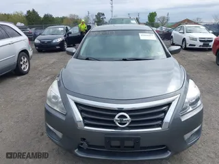 2014 Nissan Altima 2.5 SV with VIN 1N4AL3AP3EC426902, listed as a IAAI auction lot 42010417 with 200,050 mi miles. Bid and sale history available at carsss.com. Image 6.