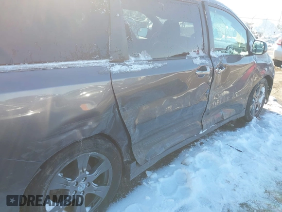 2017 Toyota Sienna SE with VIN 5TDXZ3DC0HS820274, listed as a IAAI auction lot 41272478 with 153,298 mi miles and . Bid and sale history available at DreamBid. Image 6.