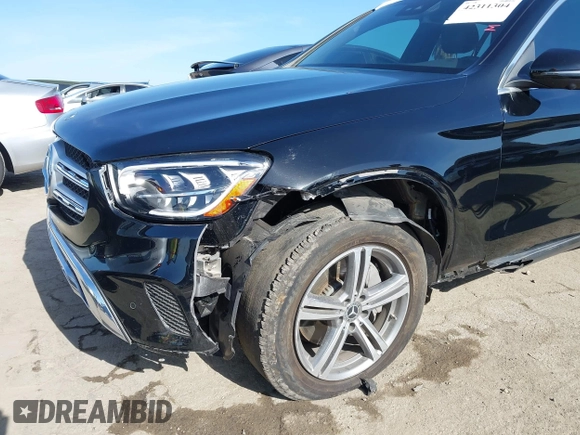 2022 Mercedes-Benz GLC 300 with VIN W1N0G8DB2NV399762, listed as a IAAI auction lot 42311304 with 20,421 mi miles and . Bid and sale history available at DreamBid. Image 6.