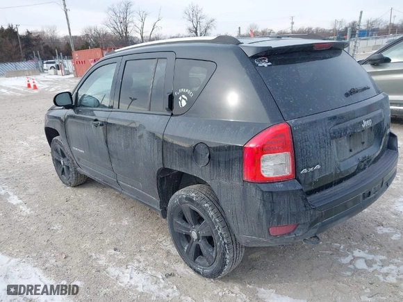 2012 Jeep Compass Latitude with VIN 1C4NJDEB2CD638820, listed as a IAAI auction lot 41421506 with 118,272 mi miles. Bid and sale history available at carsss.com. Image 3.