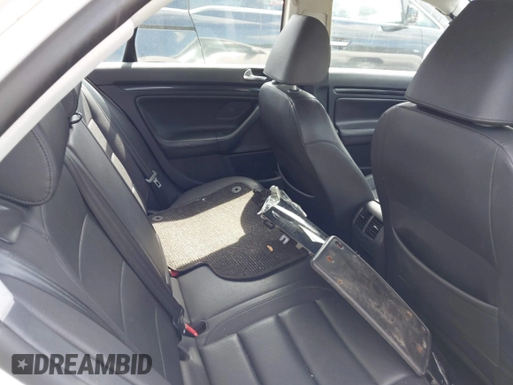 2010 Volkswagen Jetta Wolfsburg Edition с VIN 3VWRA7AJ6AM059828, выставлен на аукционе IAAI как лот 42312767 с пробегом 144 846 миль миль и . История ставок и продаж доступна на DreamBid. Изображение 8.
