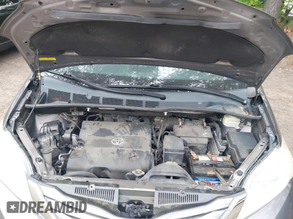 2011 Toyota Sienna XLE AAS with VIN 5TDYK3DC8BS016319, listed as a IAAI auction lot 42186294 with 293,401 mi miles and . Bid and sale history available at DreamBid. Image 10.