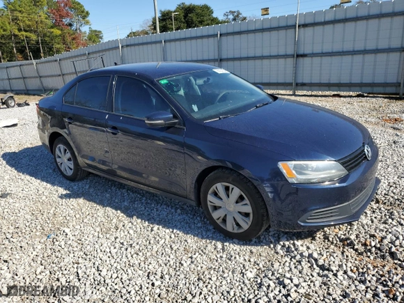 2014 Volkswagen Jetta Sedan SE w/Connectivity with VIN 3VWD17AJ2EM369832, listed as a Copart auction lot 86004234 with 142,085 mi miles and Salvage Title. Bid and sale history available at carsss.com. Image 4.