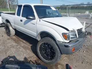 2000 Toyota Tacoma with VIN 5TEWN72N1YZ690947, listed as a IAAI auction lot 41951521 with 207,119 mi miles and . Bid and sale history available at DreamBid. Image 1.