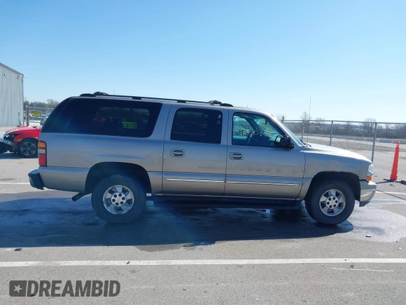 2002 Chevrolet Suburban LS with VIN 3GNEC16Z32G339558, listed as a IAAI auction lot 41739334 with 198,291 mi miles. Bid and sale history available at carsss.com. Image 13.