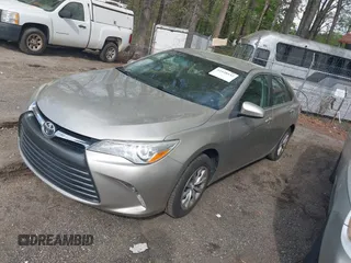 2015 Toyota Camry XLE z VIN 4T1BF1FK6FU485215, wystawiony jako IAAI lot #41938932 z przebiegiem 123 401 mil mil oraz . Historia ofert i sprzedaży dostępna na DreamBid. Obrazek 17.