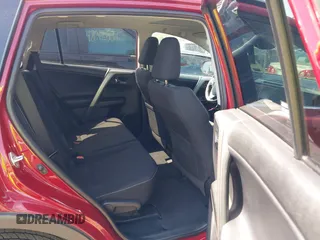 2018 Toyota RAV4 XLE with VIN 2T3RFREVXJW791889, listed as a IAAI auction lot 42021099 with 33,292 mi miles. Bid and sale history available at carsss.com. Image 8.