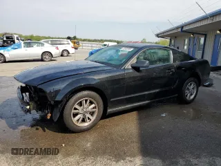 2005 Ford Mustang Deluxe with VIN 1ZVHT80N755201499, listed as a Copart auction lot 52082585 with 203,854 mi miles and Salvage Title. Bid and sale history available at carsss.com. Image 1.