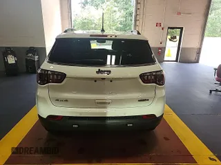 2022 Jeep Compass Latitude с VIN 3C4NJDBB9NT205917, выставлен на аукционе IAAI как лот 42621255 с пробегом 15 841 миль миль и . История ставок и продаж доступна на DreamBid. Изображение 8.