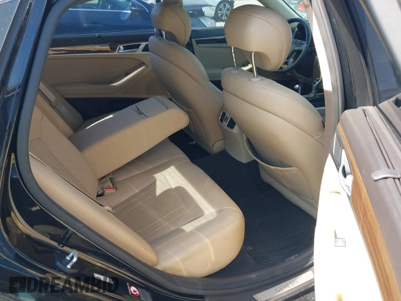 2015 Hyundai Genesis 3.8L with VIN KMHGN4JE7FU089628, listed as a IAAI auction lot 41909334 with 212,262 mi miles. Bid and sale history available at carsss.com. Image 8.