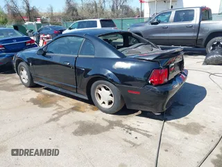 2000 Ford Mustang with VIN 1FAFP4042YF252802, listed as a IAAI auction lot 41994872 with 189,081 mi miles. Bid and sale history available at carsss.com. Image 3.