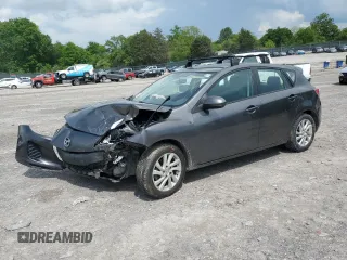 2012 Mazda 3 i Touring z VIN JM1BL1L89C1630394, wystawiony jako Copart lot #55719395 z przebiegiem 154 706 mil mil oraz Czysty tytuł • Clean title. Historia ofert i sprzedaży dostępna na DreamBid. Obrazek 1.